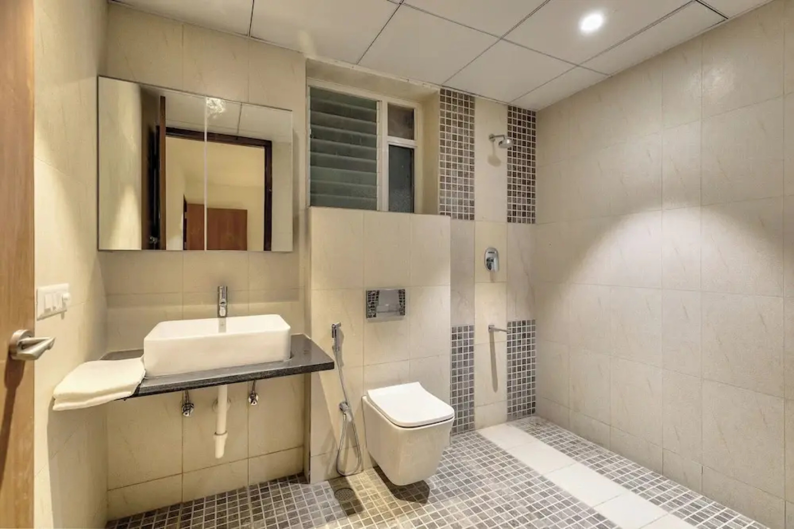 Royal County Villa by Stayjade