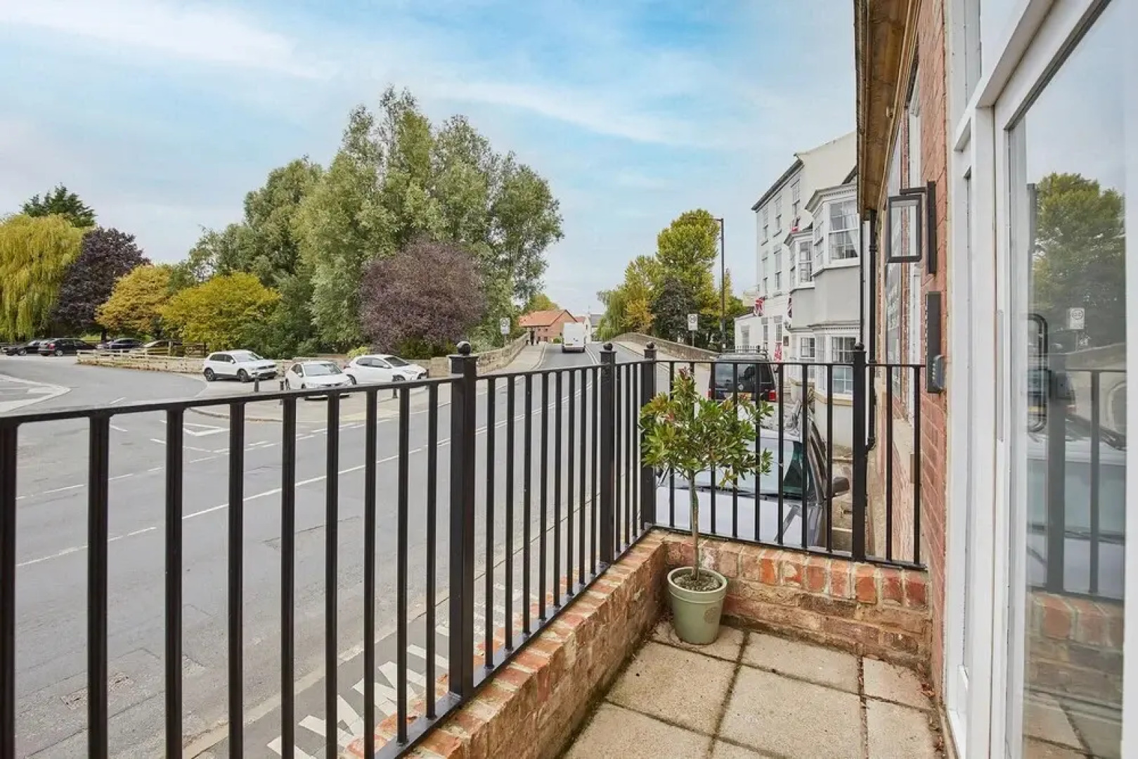 Host Stay 5 The Bank House