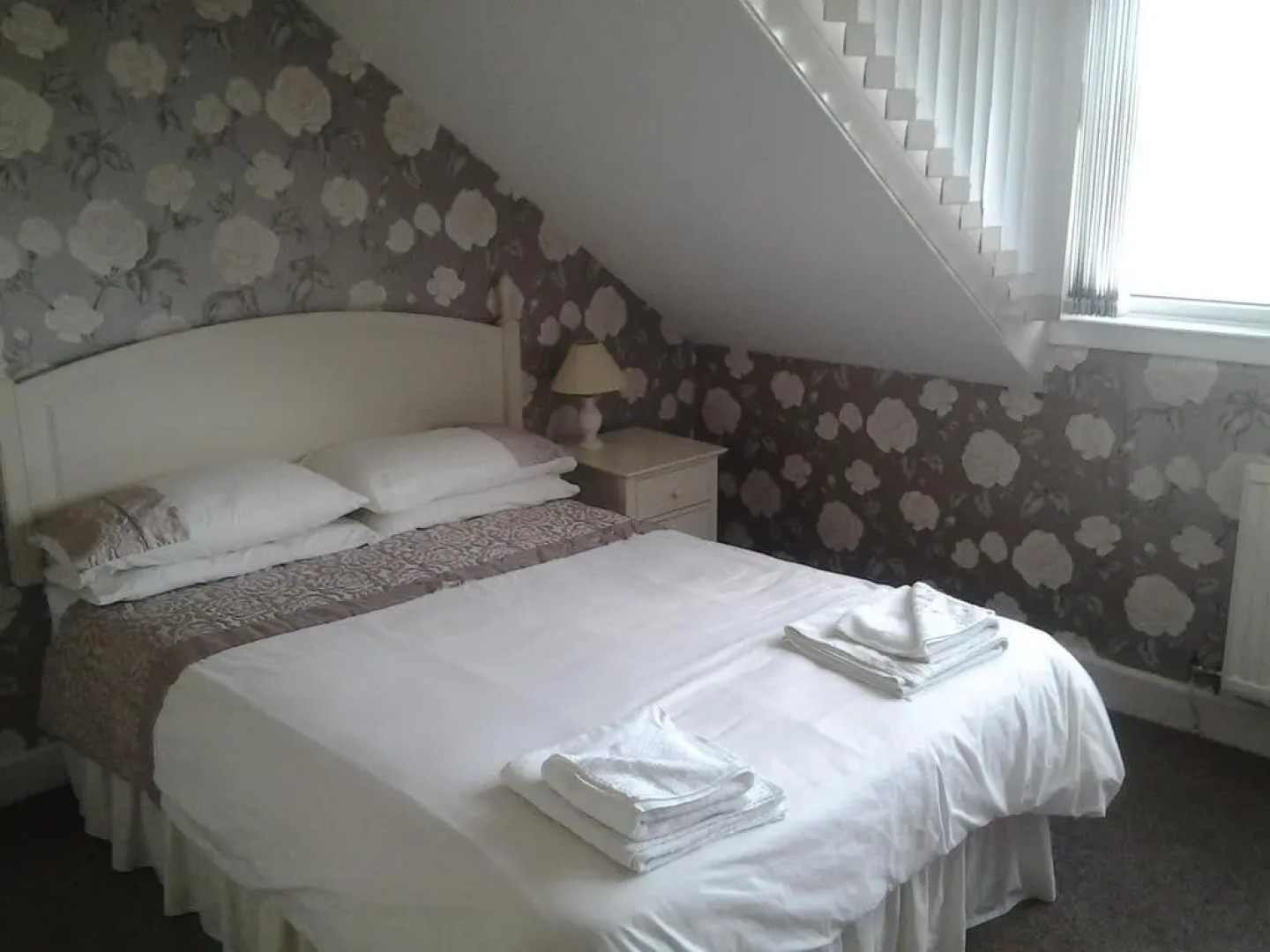 Nomi Rooms & Restaurant