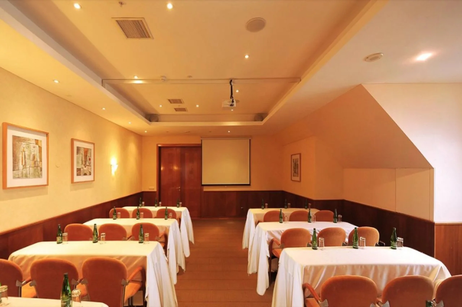 Park Lake Luxury Hotel