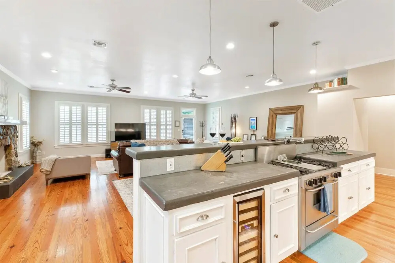 Heart of Fredericksburg w/Pool,Hot-Tub&Grill