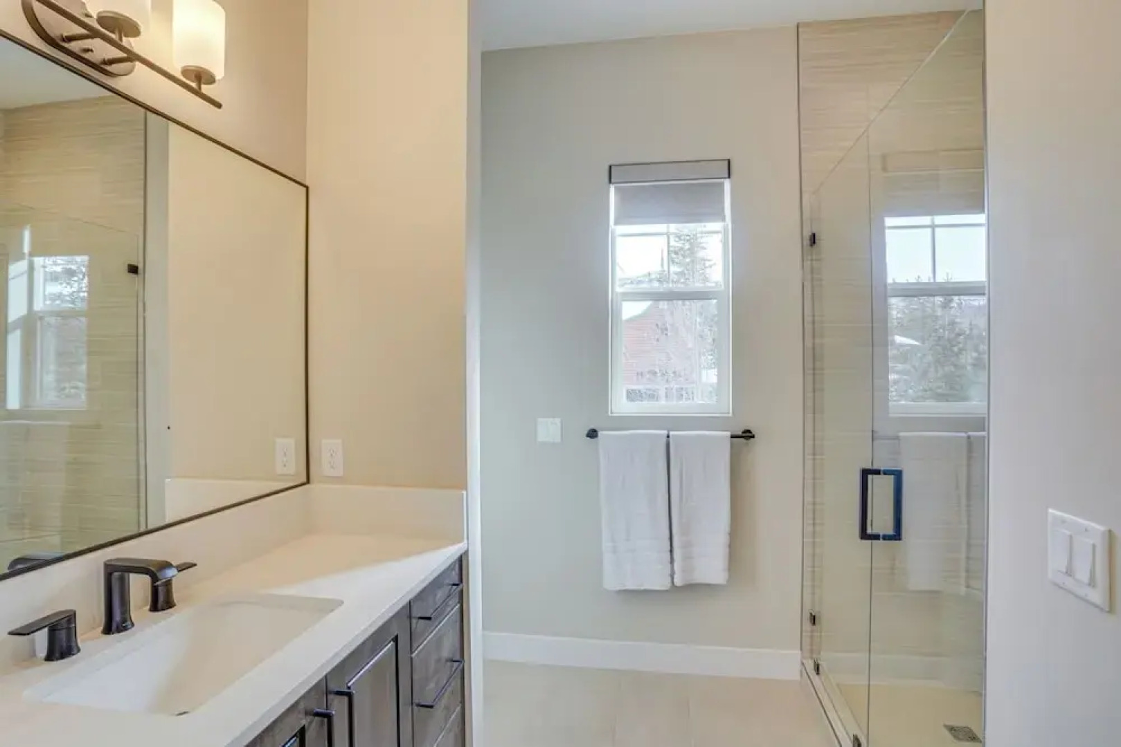 Spacious Utah Escape w/ Balcony & Mountain Views!