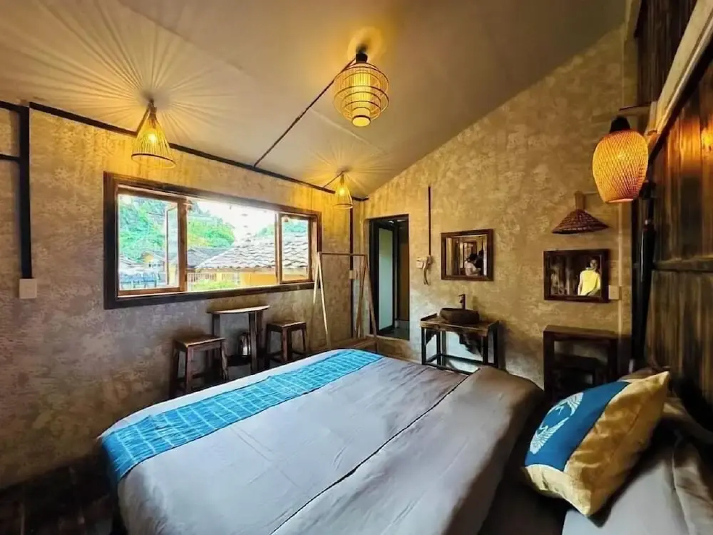 Khói Homestay and Restaurant