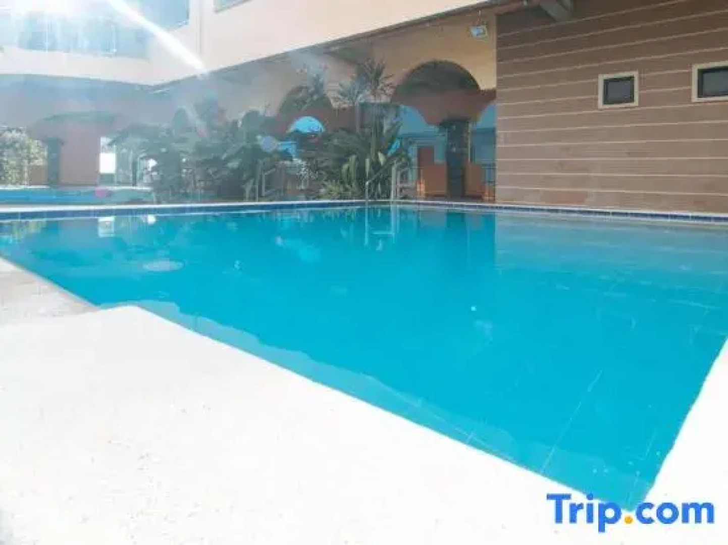 RedDoorz Plus near Municipality of Luisiana Laguna