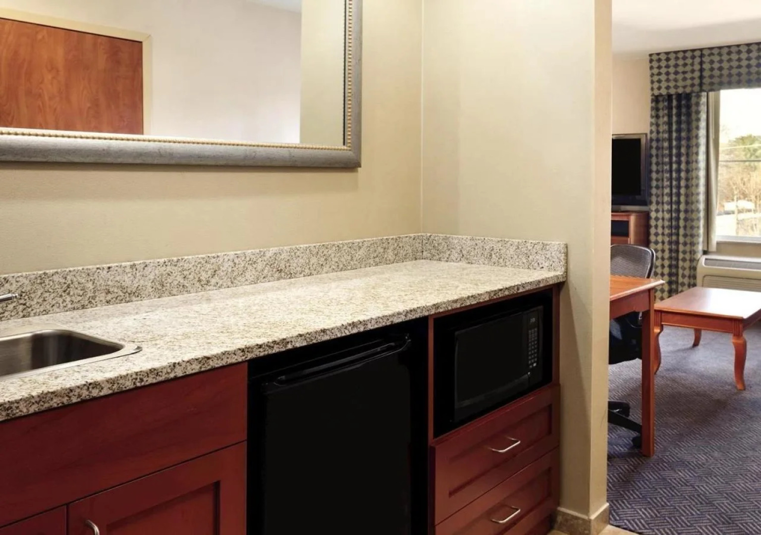 Hampton Inn & Suites Mystic