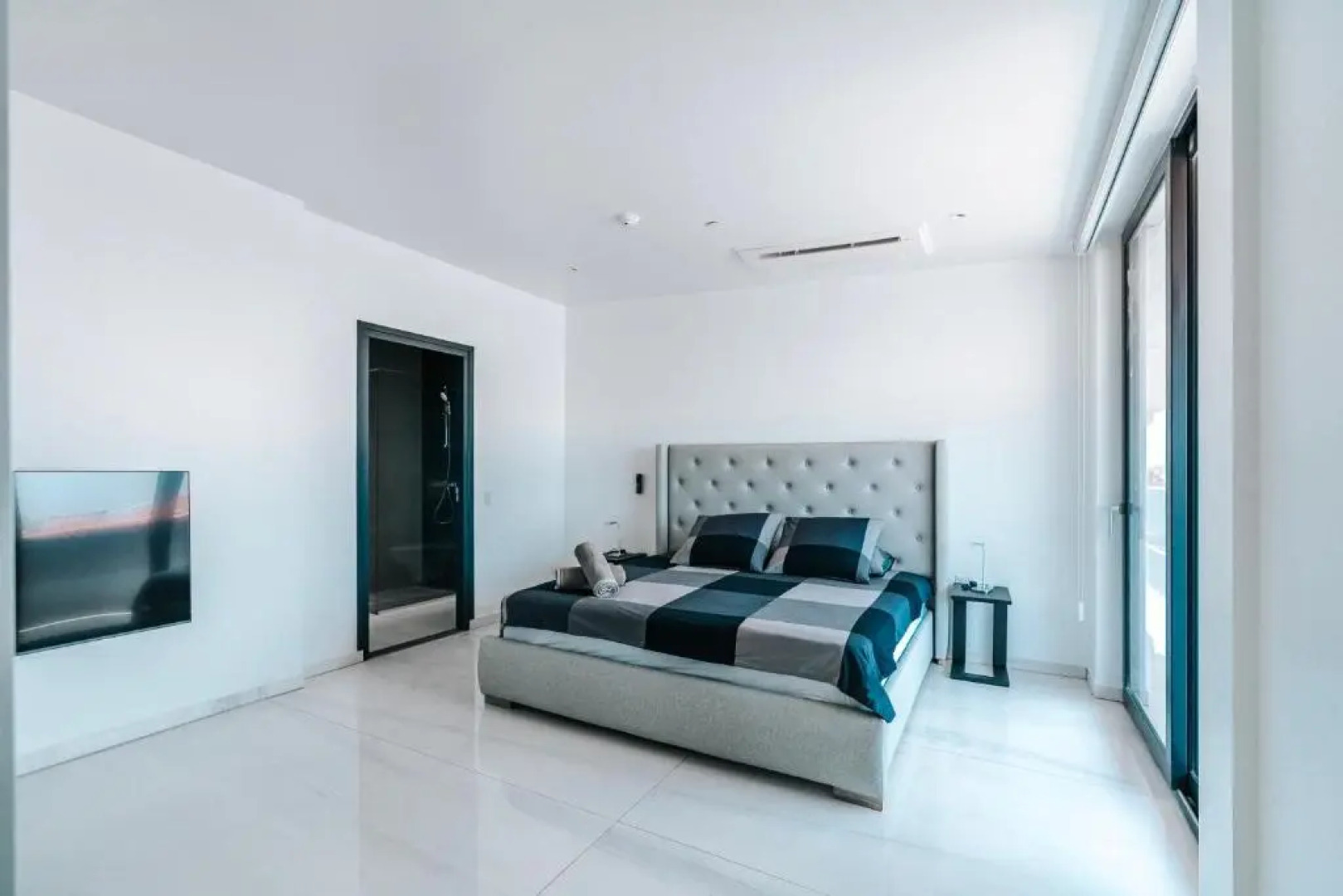 Gray Door Apartments - Adults Only