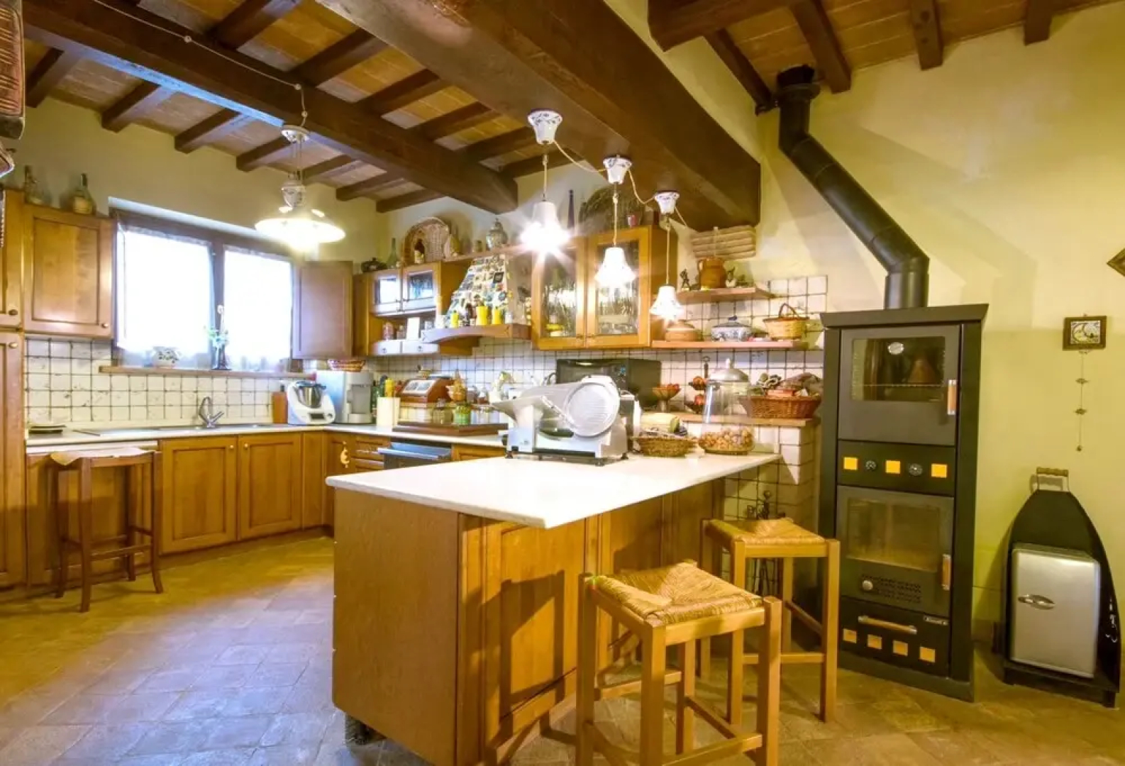 Villa With 3 Bedrooms in Montecampano, With Wonderful Mountain View, Private Pool, Furnished Garden