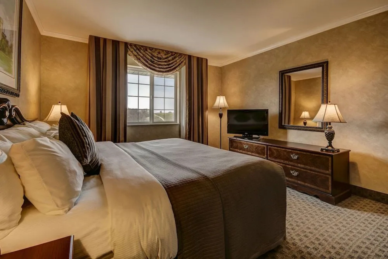 Irish Cottage Inn & Suites