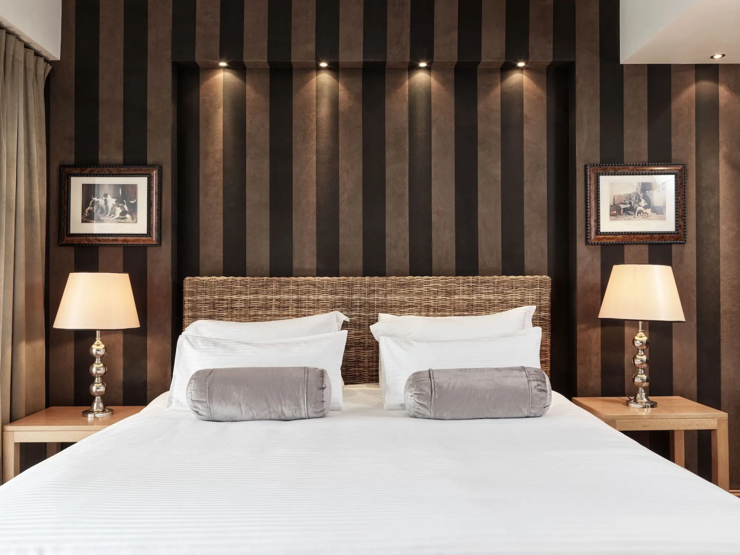 Sea View Cityscape Hotel