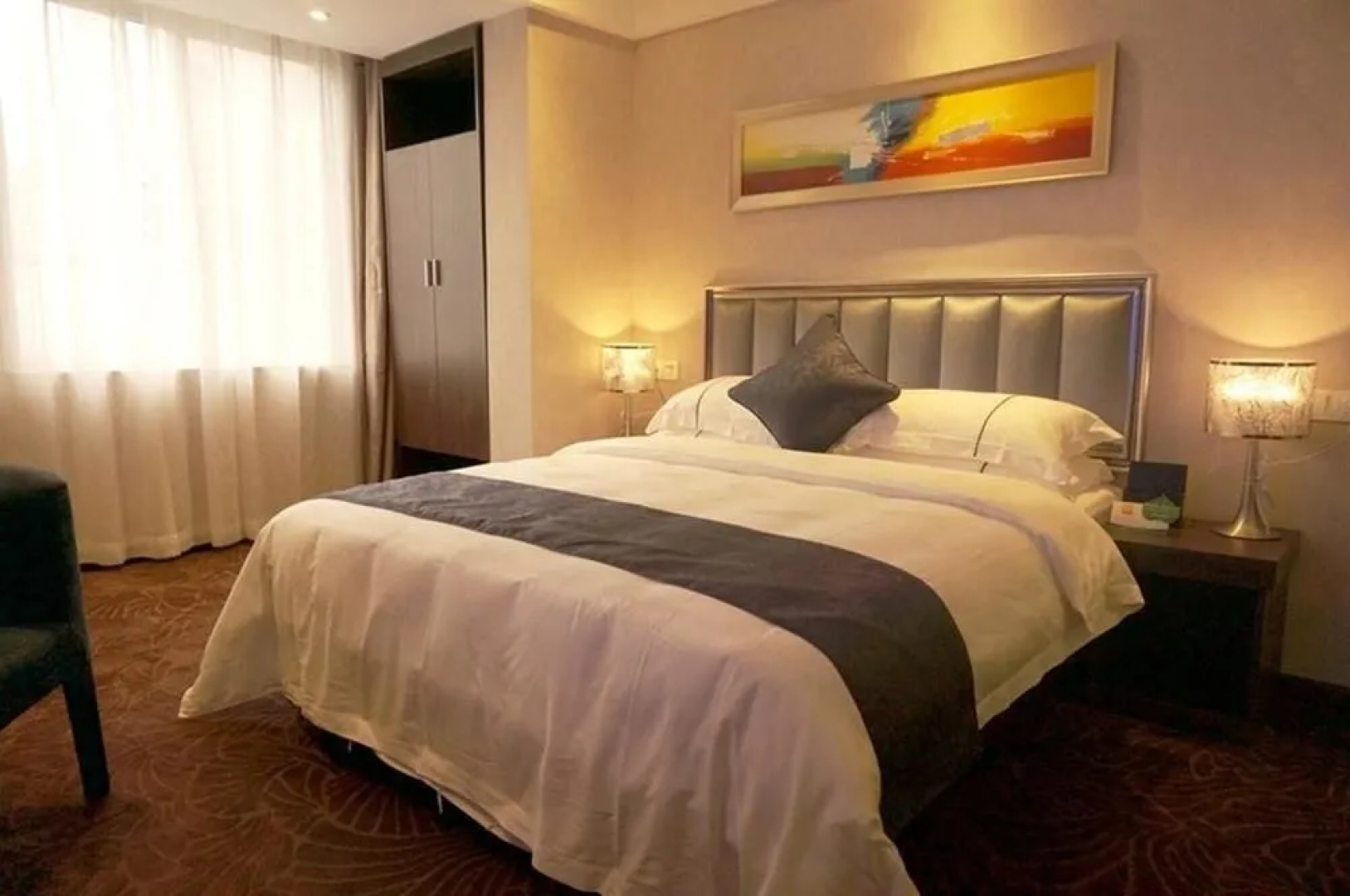 Futaifeng Shishang Hotel