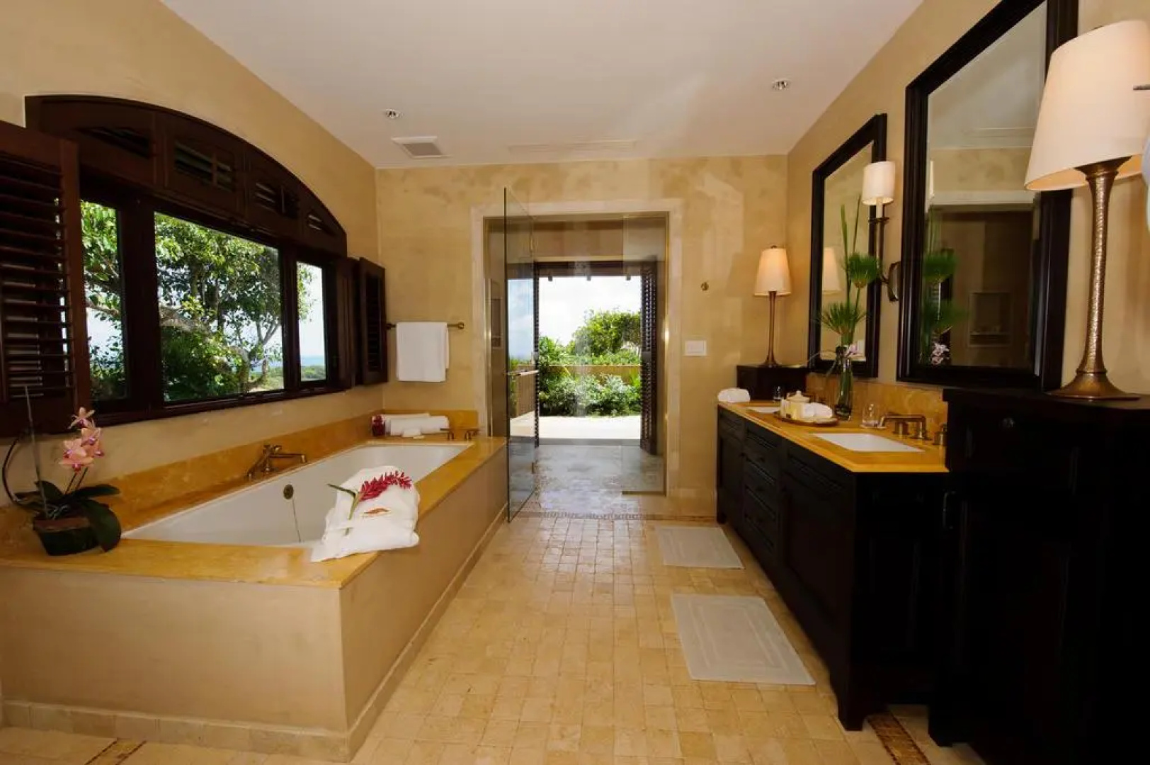 Royal Isabela