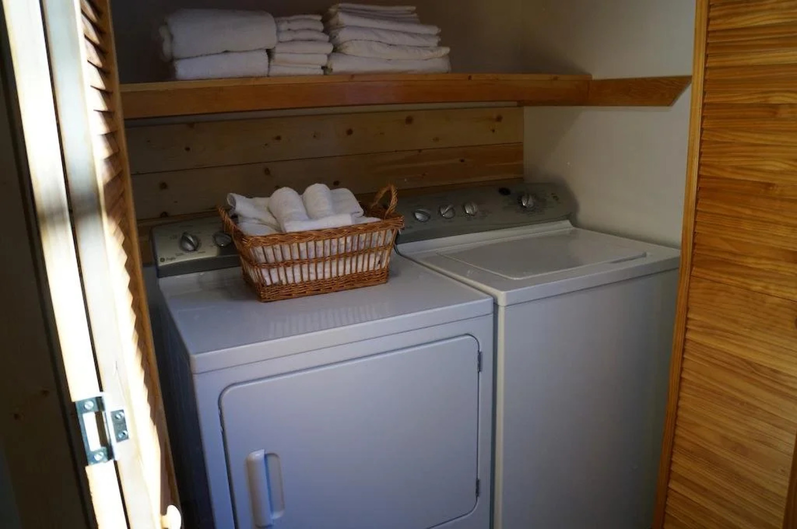 Cedar House Restaurant & Chalets