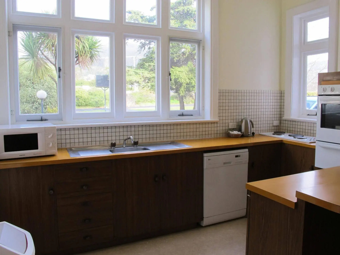 Riverfront Motel & Restaurant