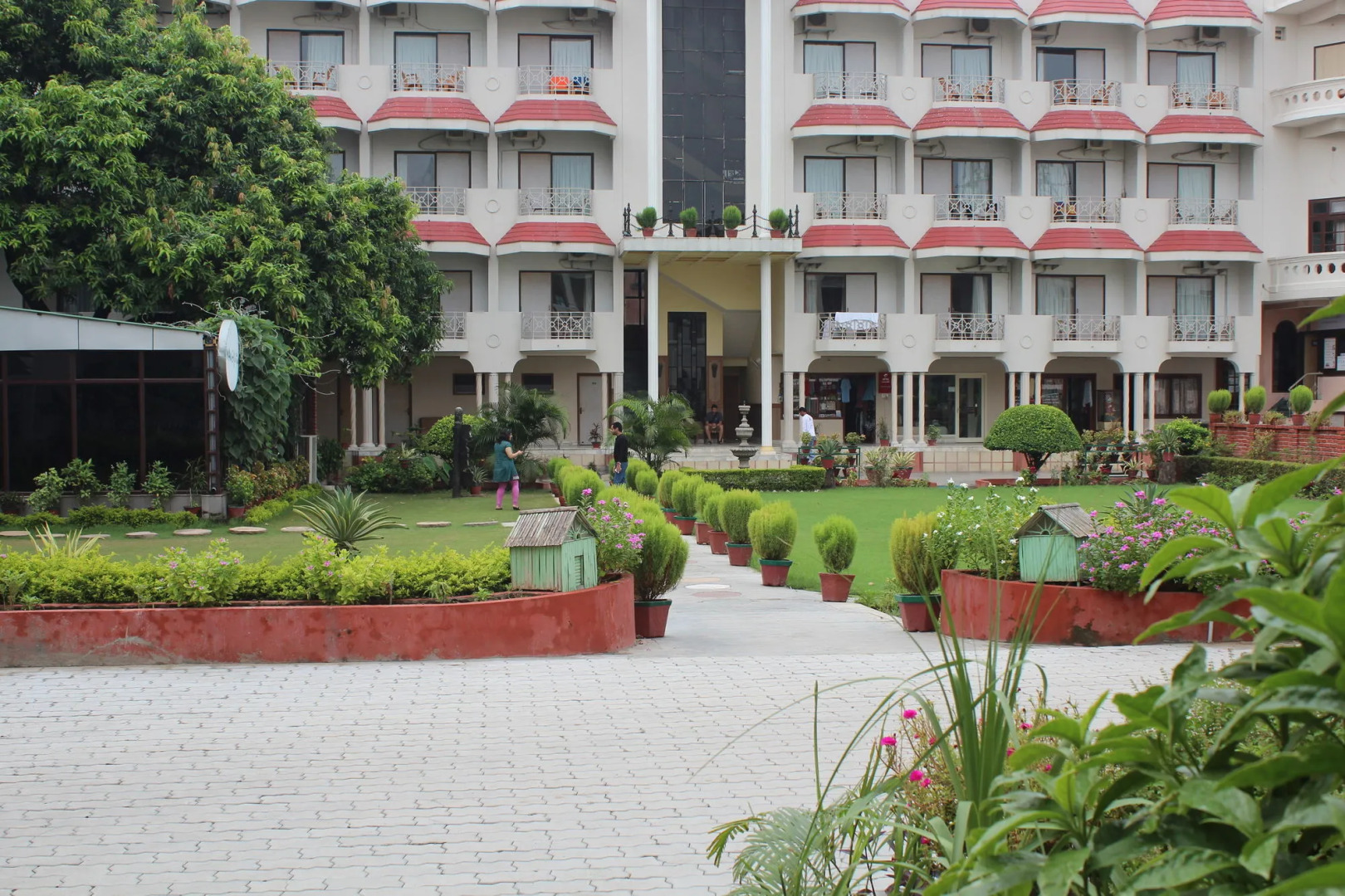 Hotel Surya