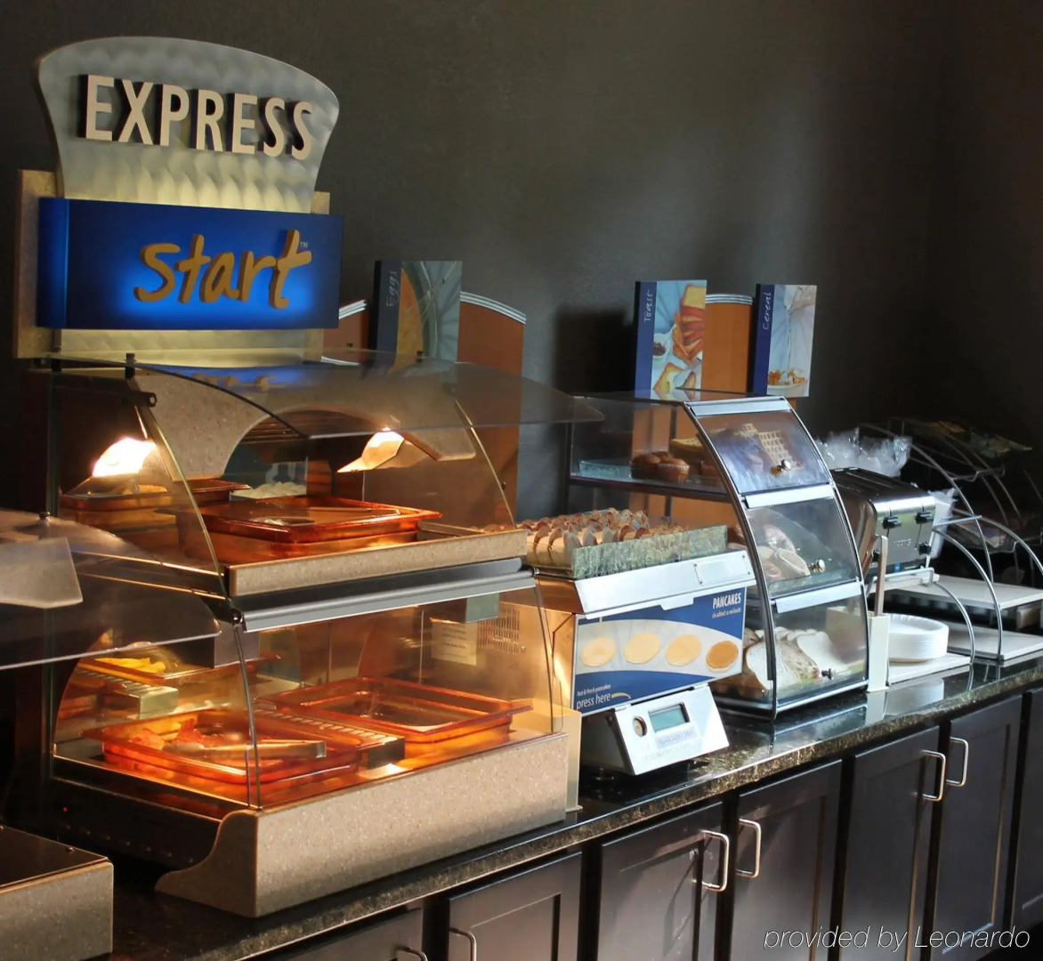 Holiday Inn Express & Suites Starkville by IHG