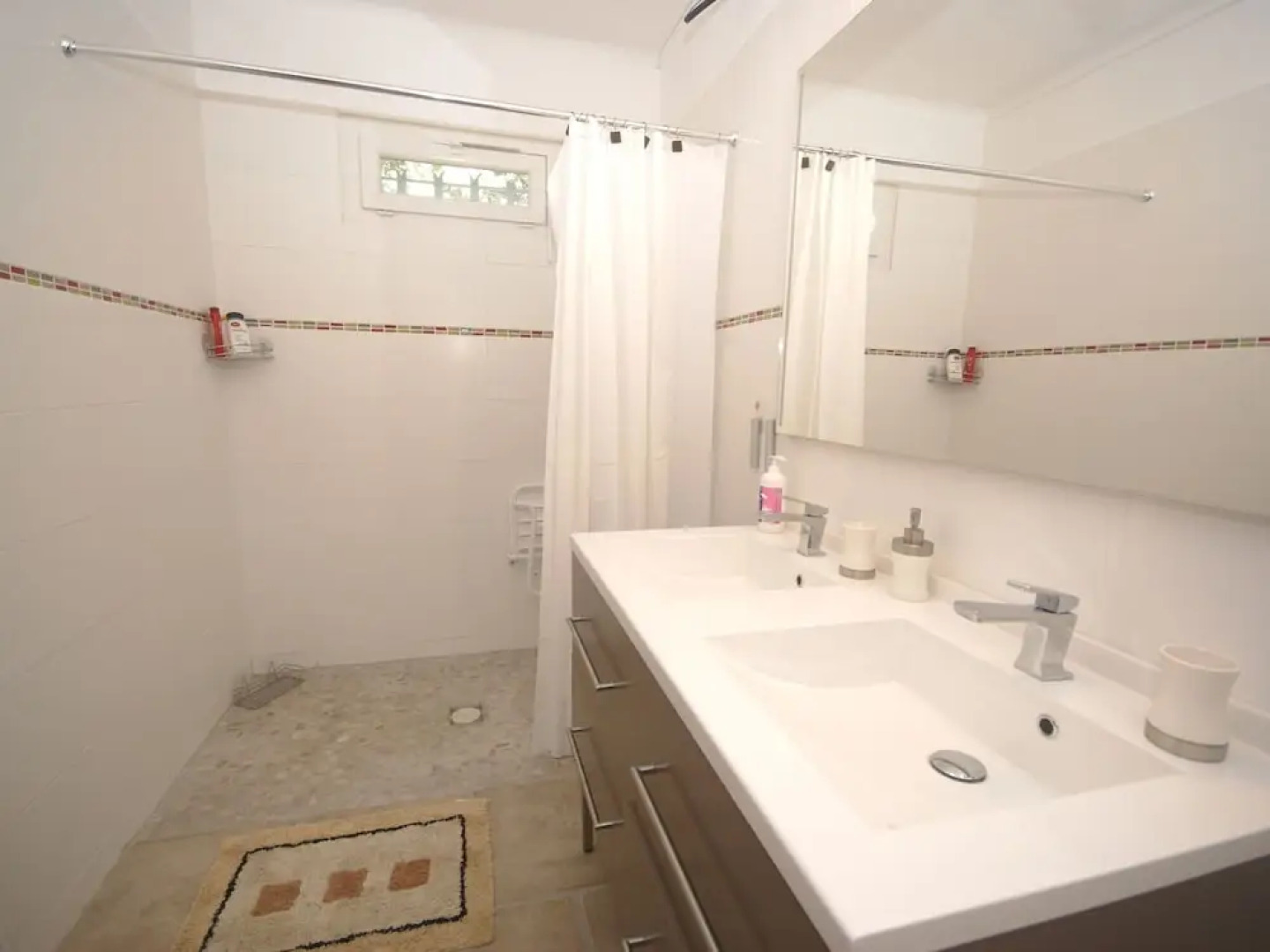 Spacious Quiet Mas With Bikes and Pizza Oven