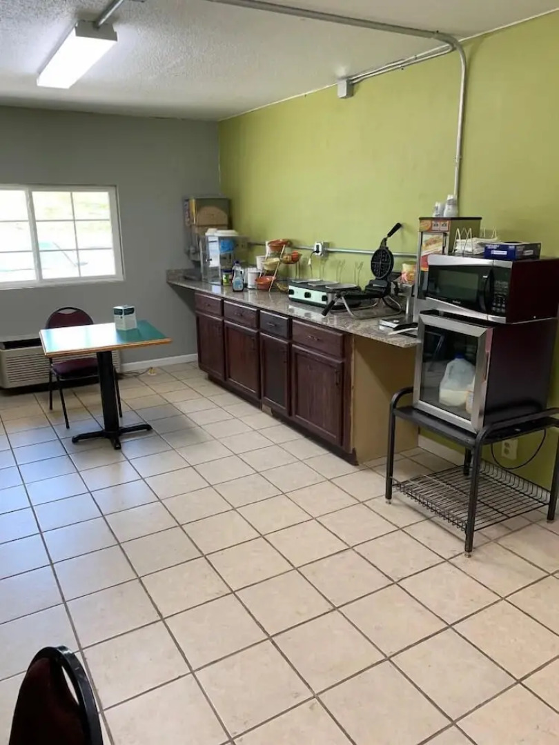 AmeriVu Inn & Suites - Gilbertsville