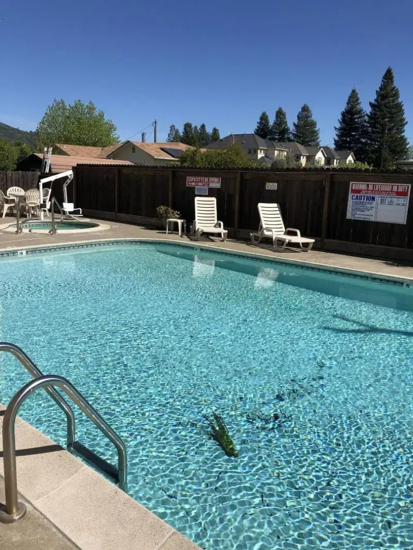 Cloverdale Wine Country Inn & Suites