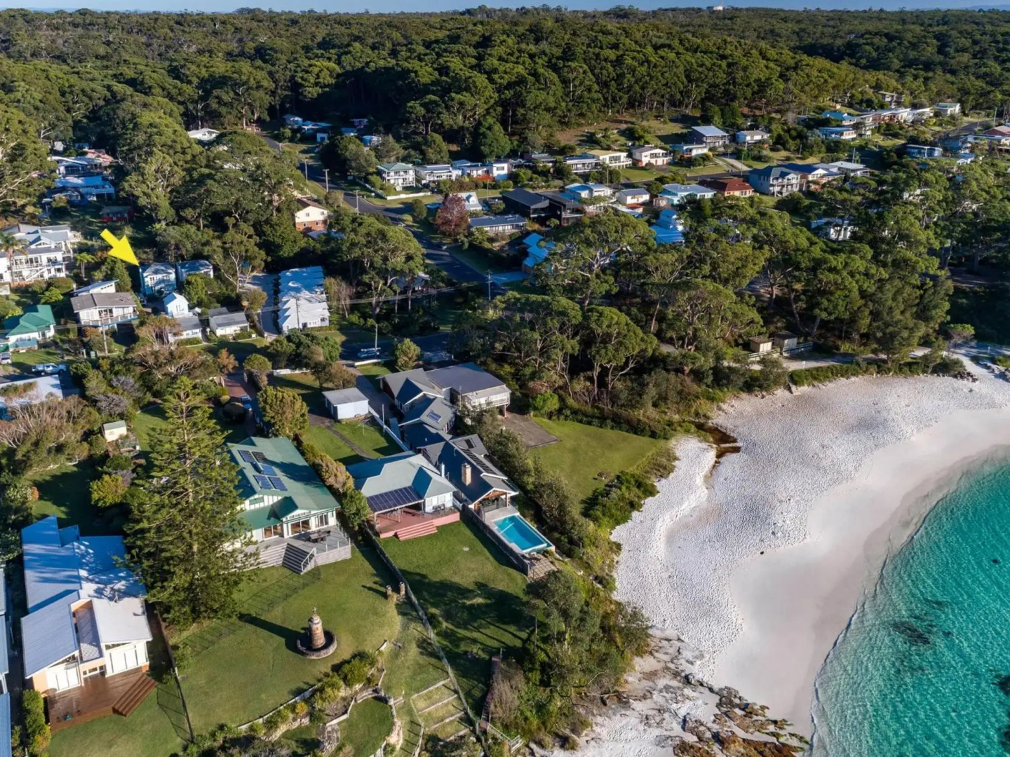 THE GREEN WHALER Hyams Beach 4pm Check Out Sundays except Peak season