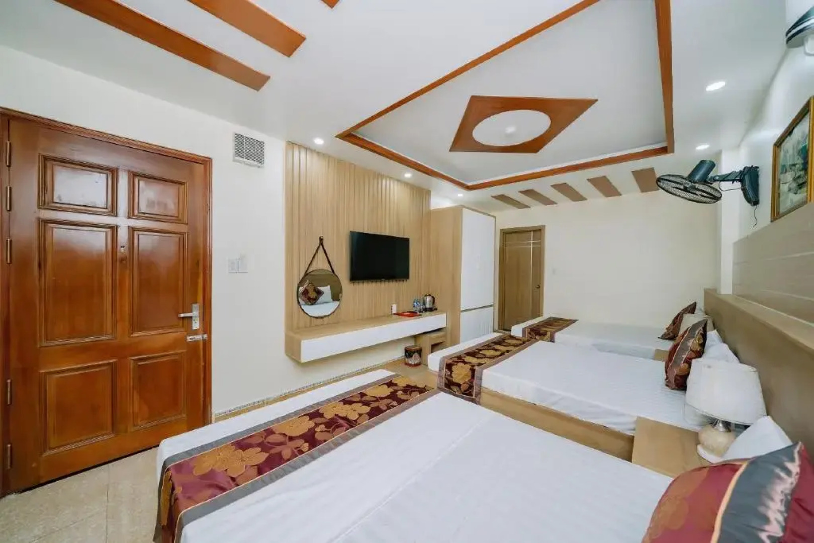 Cat Ba Seaview Hotel