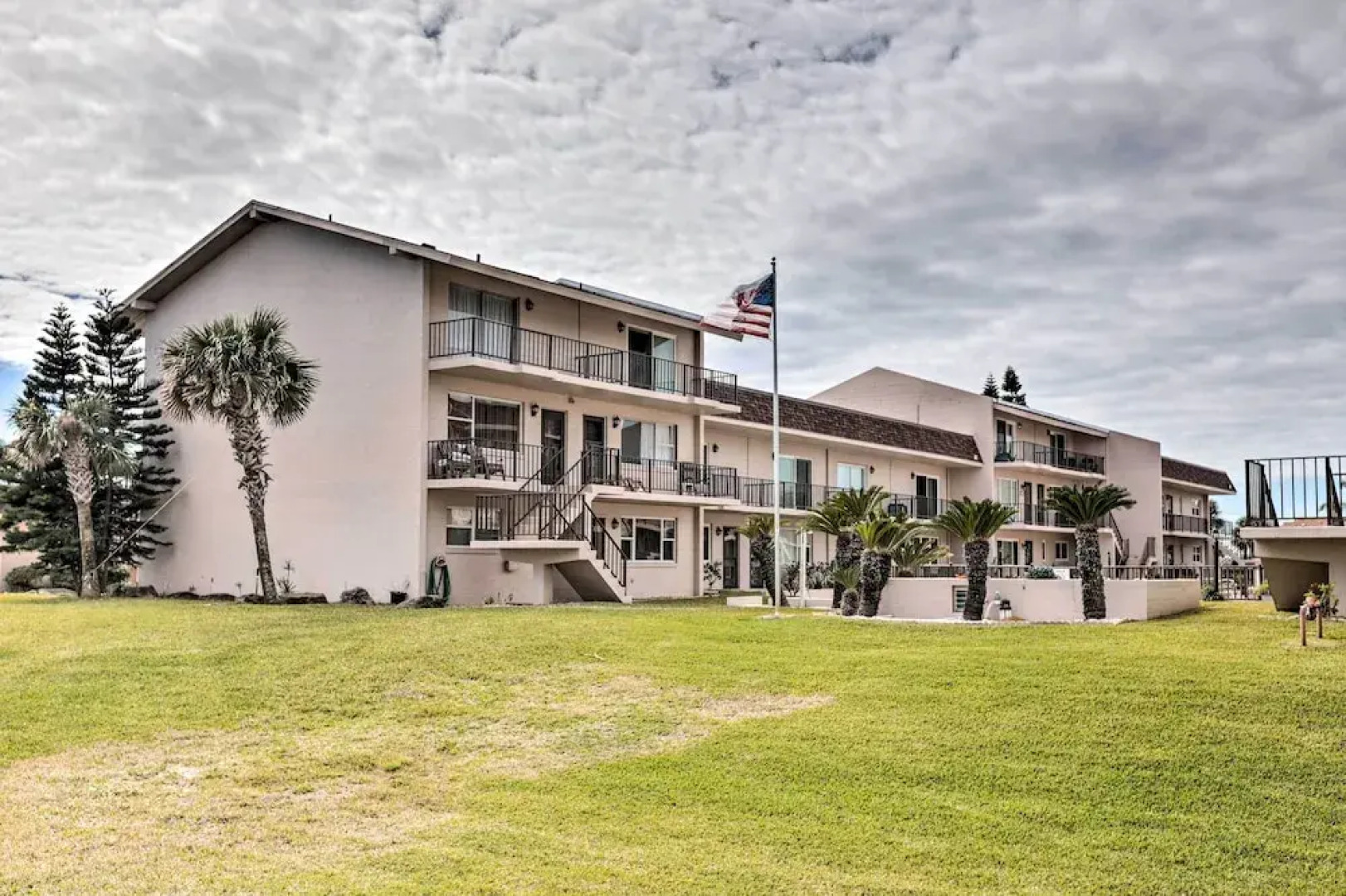 Ponce Inlet Condo w/ Beach & Pool Access!