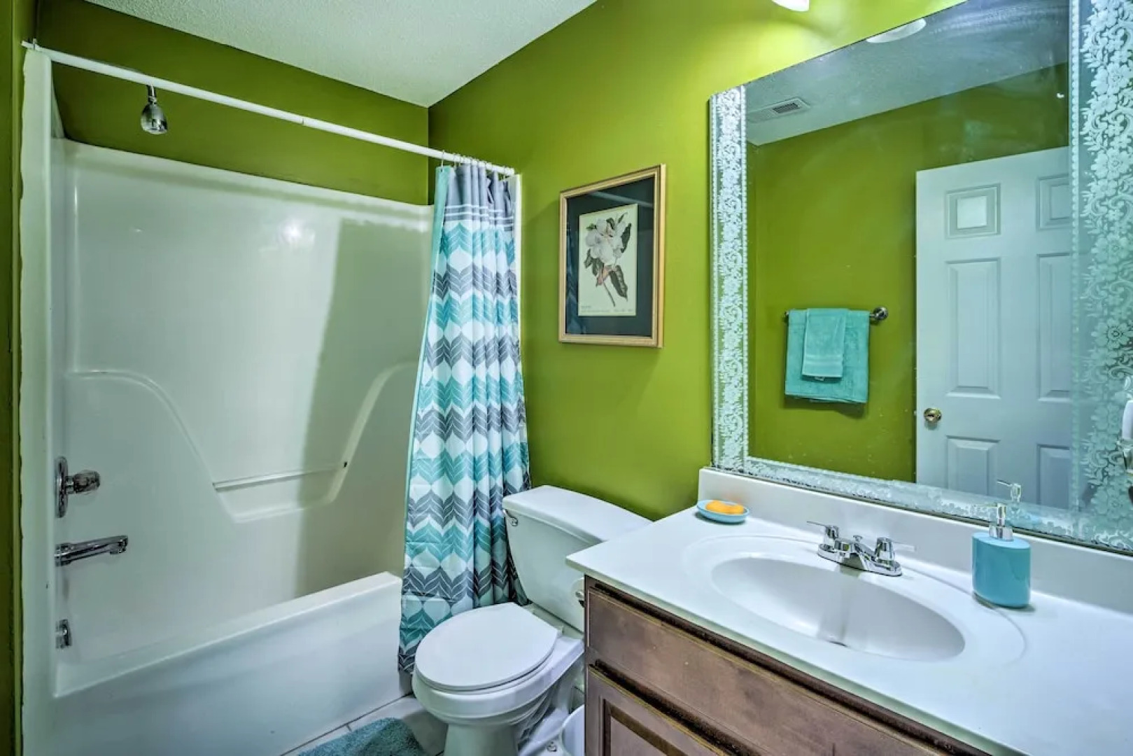 Spacious Acworth Home w/ Deck ~ 1 Mi to Lake