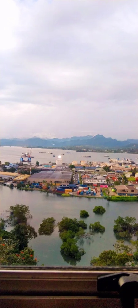 Sunseekers Outrigger Hotel