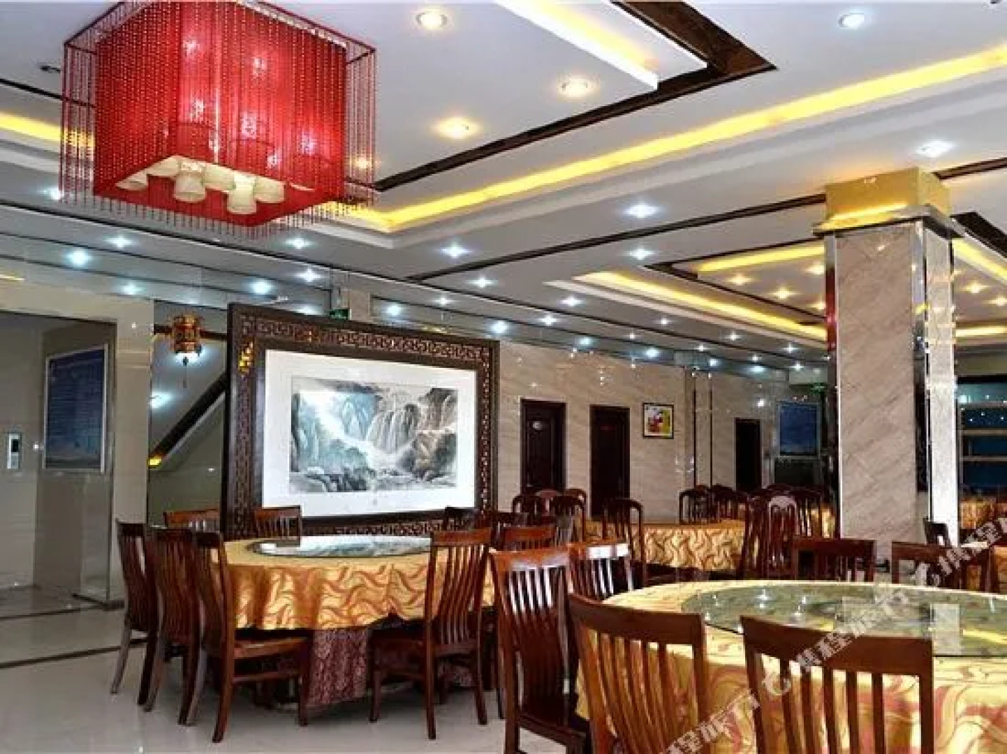 Jiuxing Hotel (Tai'an Bus Station Taishan Railway Station Branch)