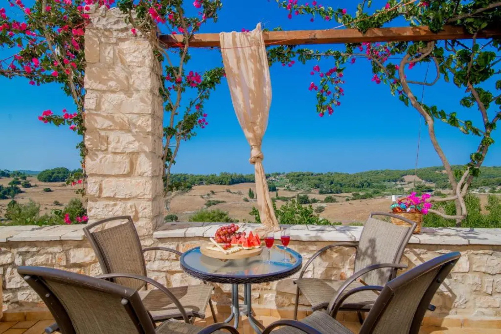 ARCHONTIKO VILLAGE VOLIMES 5' minutes from the shipwreck