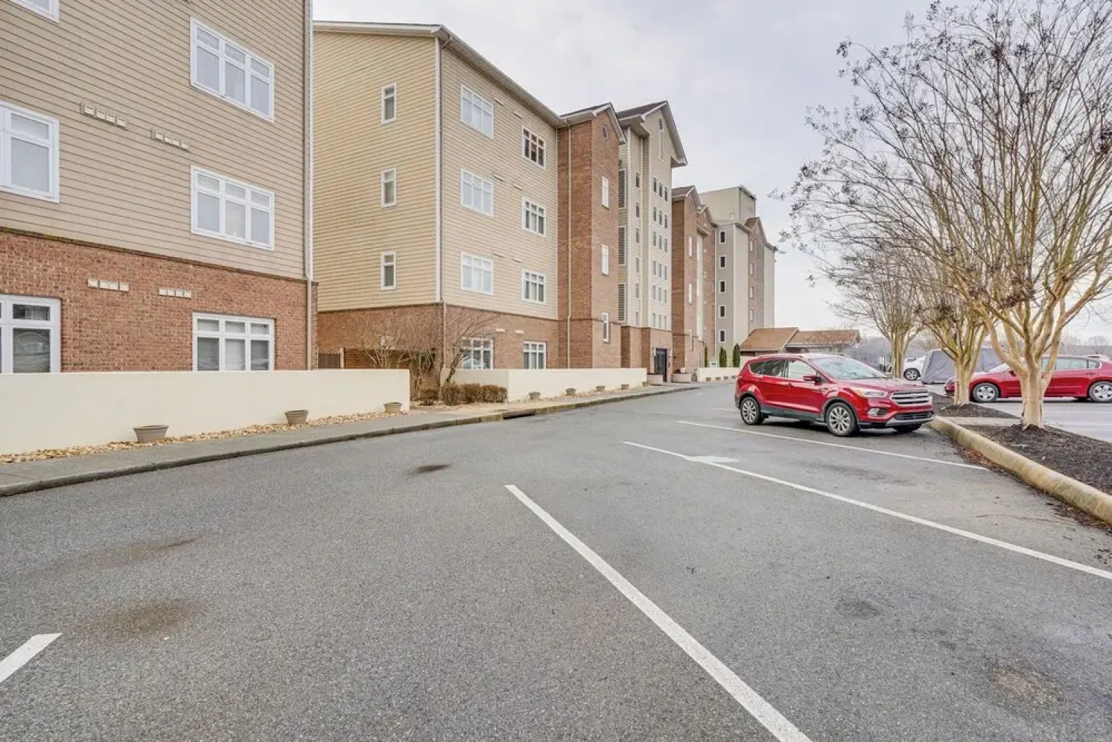 Smith Mountain Lake Condo w/ Pool Access