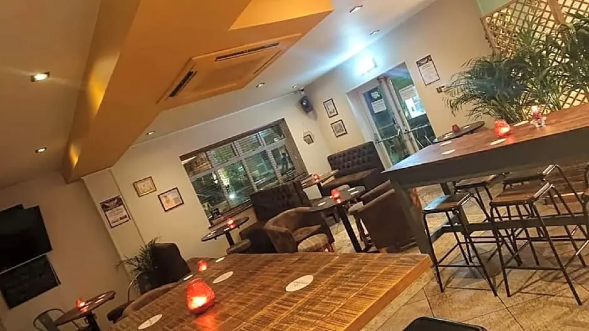 The Greenwich Rooms - Burger & Bird Bar & Restaurant