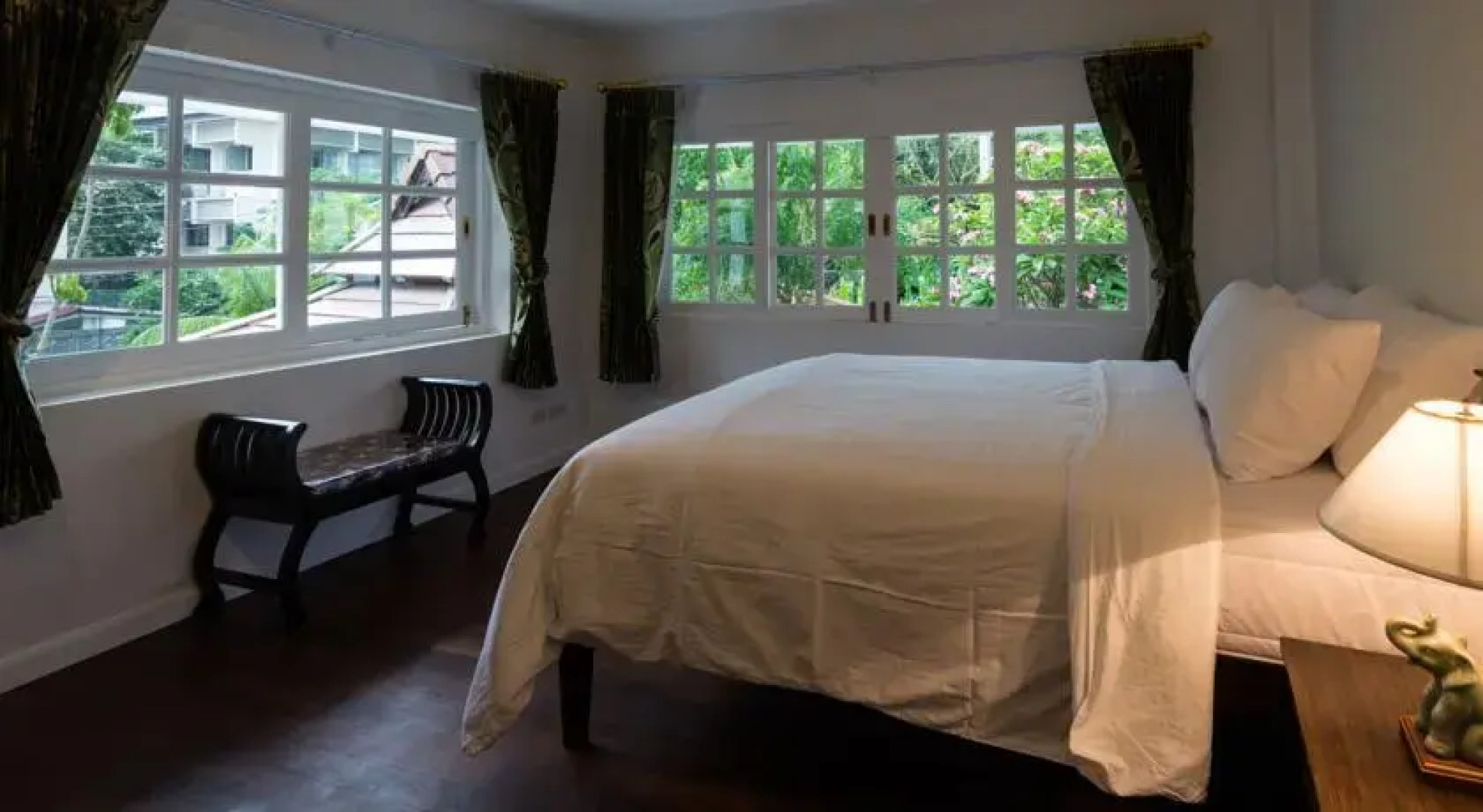 Chiangmai Singharat Road Villa