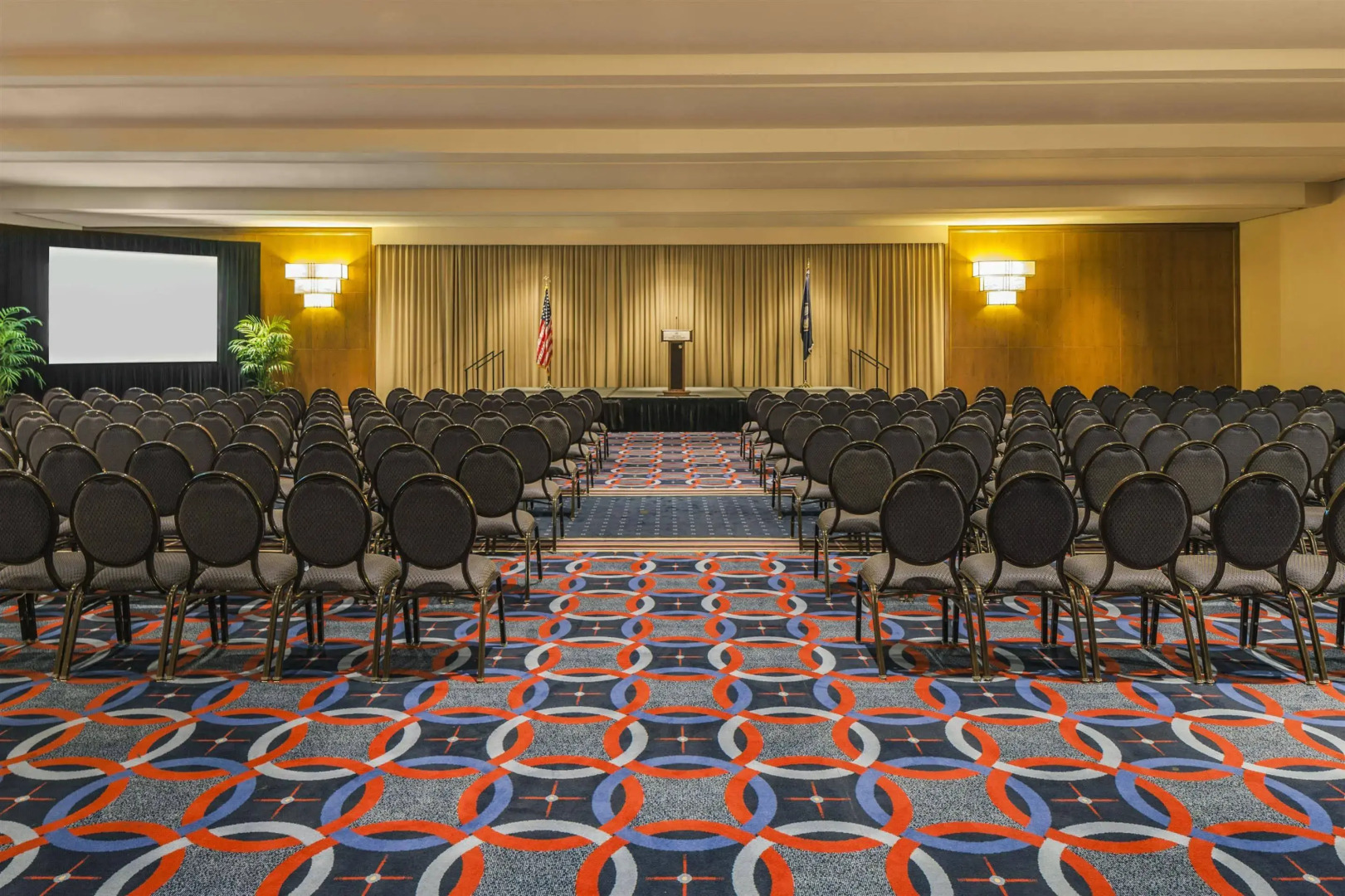 Sheraton Norfolk Waterside Hotel