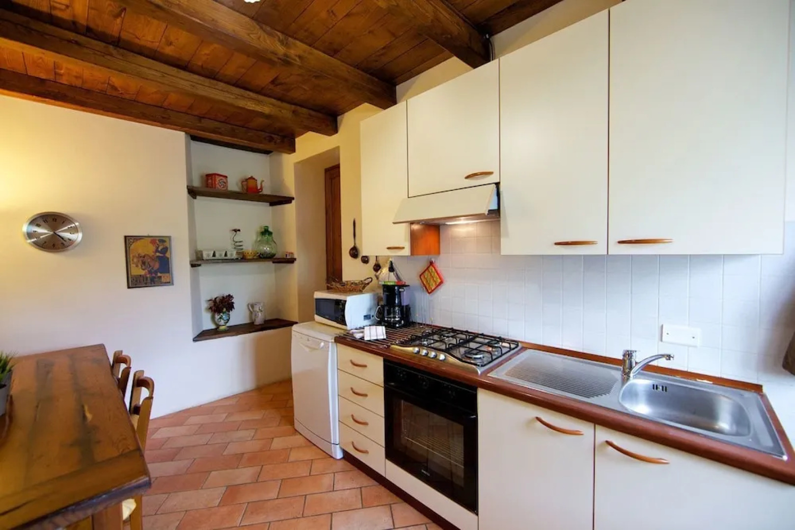 Wonderful private villa for 10 people with private pool, WIFI, TV, terrace, pets allowed and par...