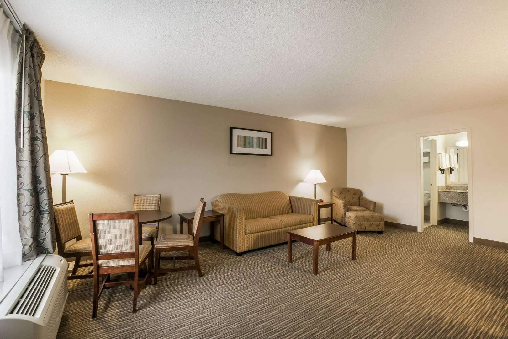 Quality Inn & Suites near Lake Eufaula