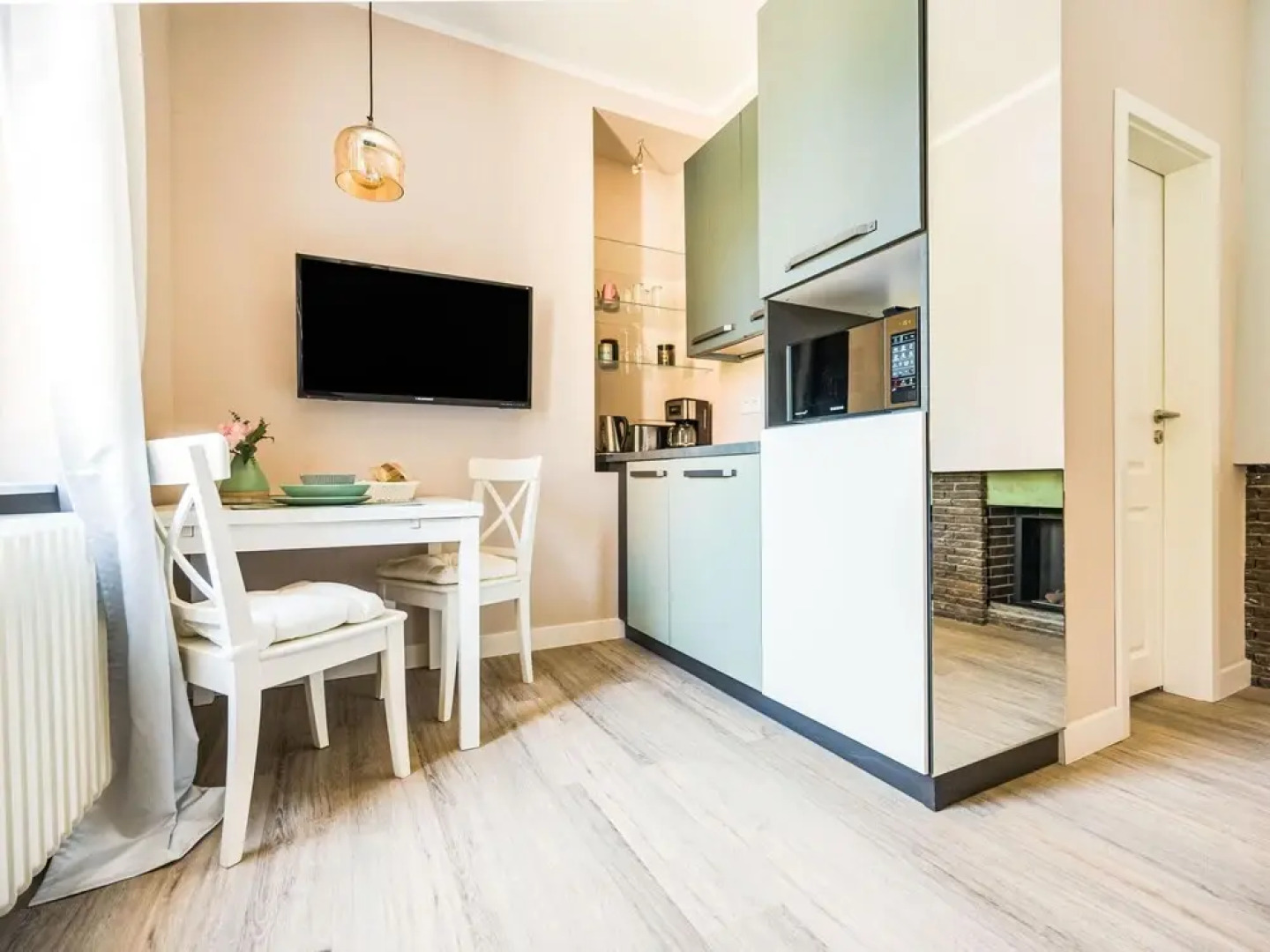 Cozy Terrace Apartment