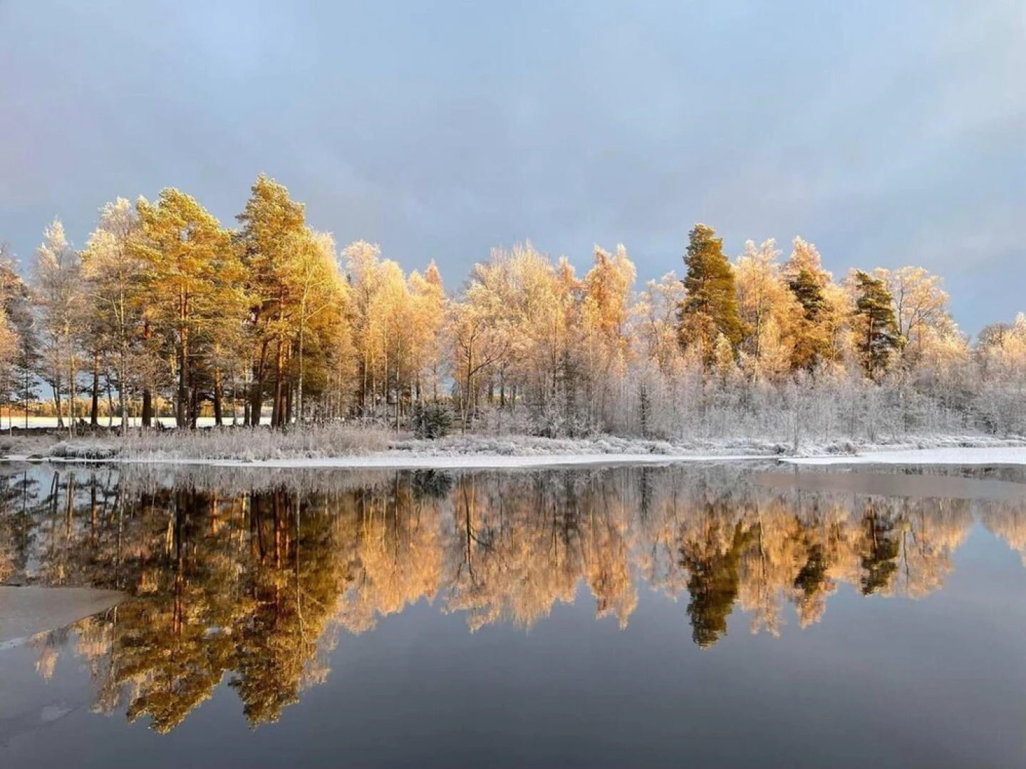 Romantic Cabin Right on the Lake With Fire Place