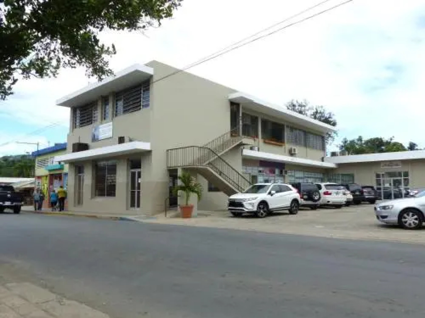 #2 Apt W/Tv Netflix Wifi A/C Hot Water Laundry