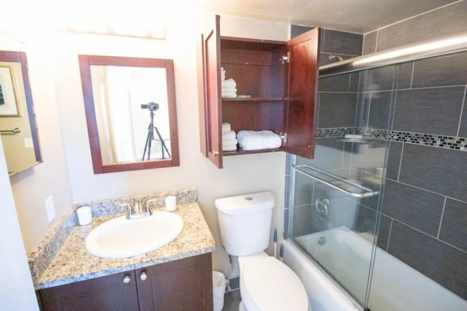 Brief Homes - The Victor 1 Bedroom Apartment #5