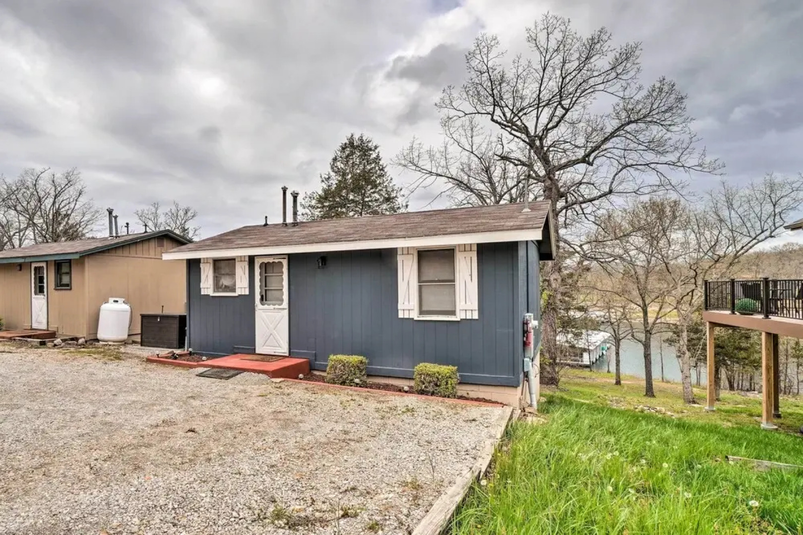 Quaint Table Rock Lake Hideout w/ Pool Access