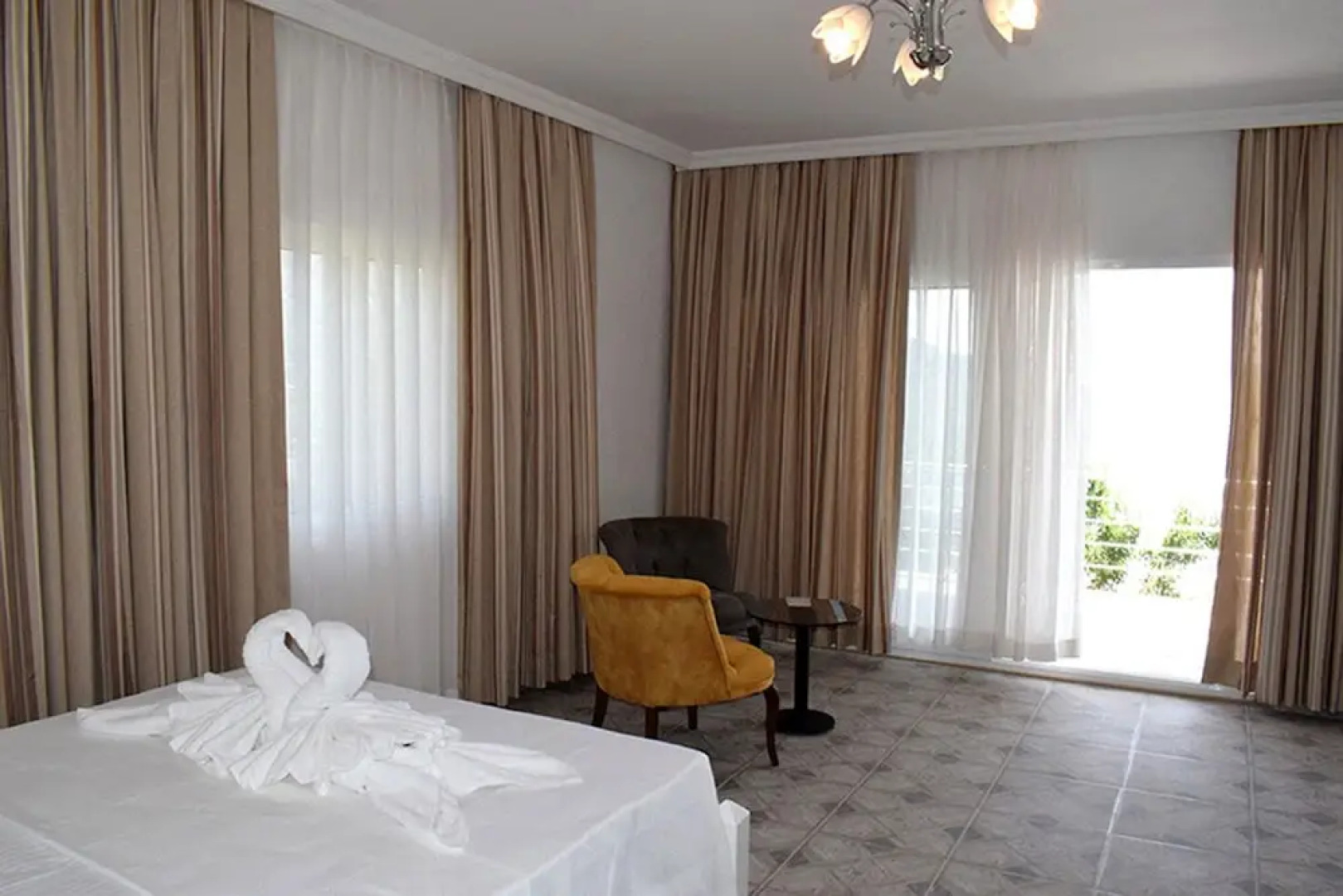 Saranda Teras Pansiyon