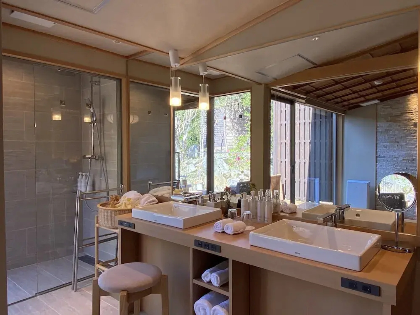 Yugawara Onsen Ashikari Ryokan