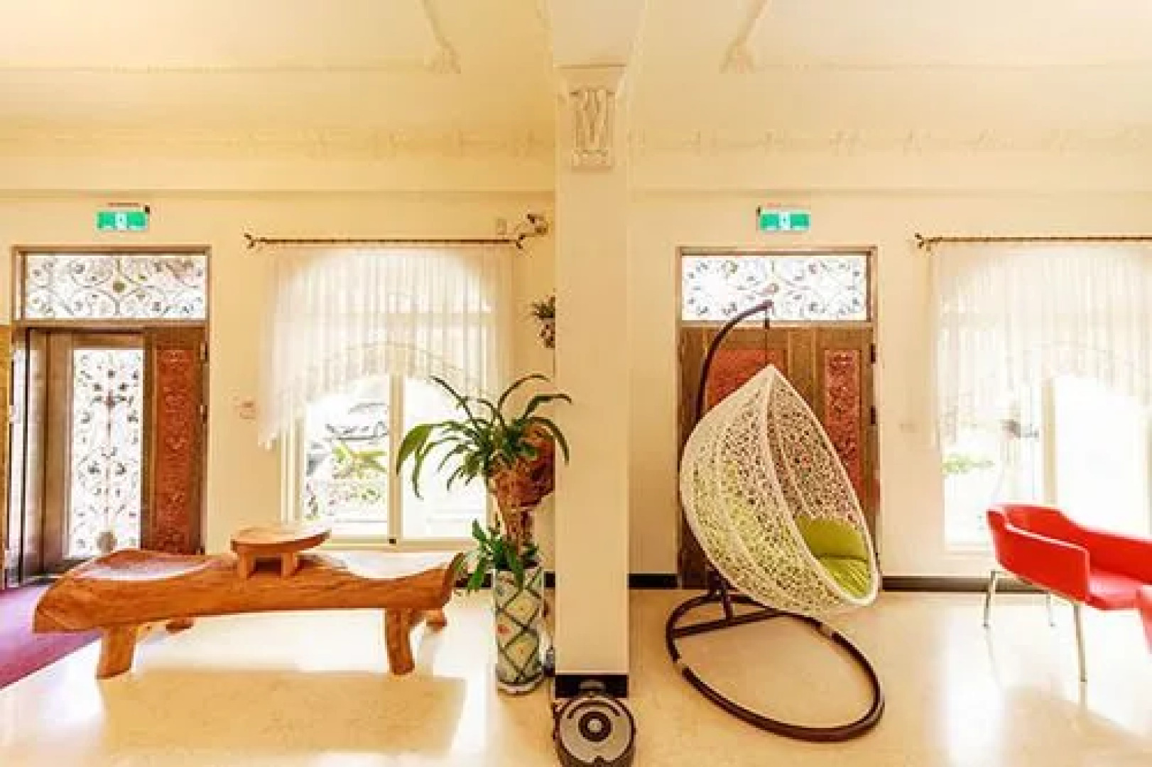 Autumn casual about Earl Seasons Bed and Breakfast