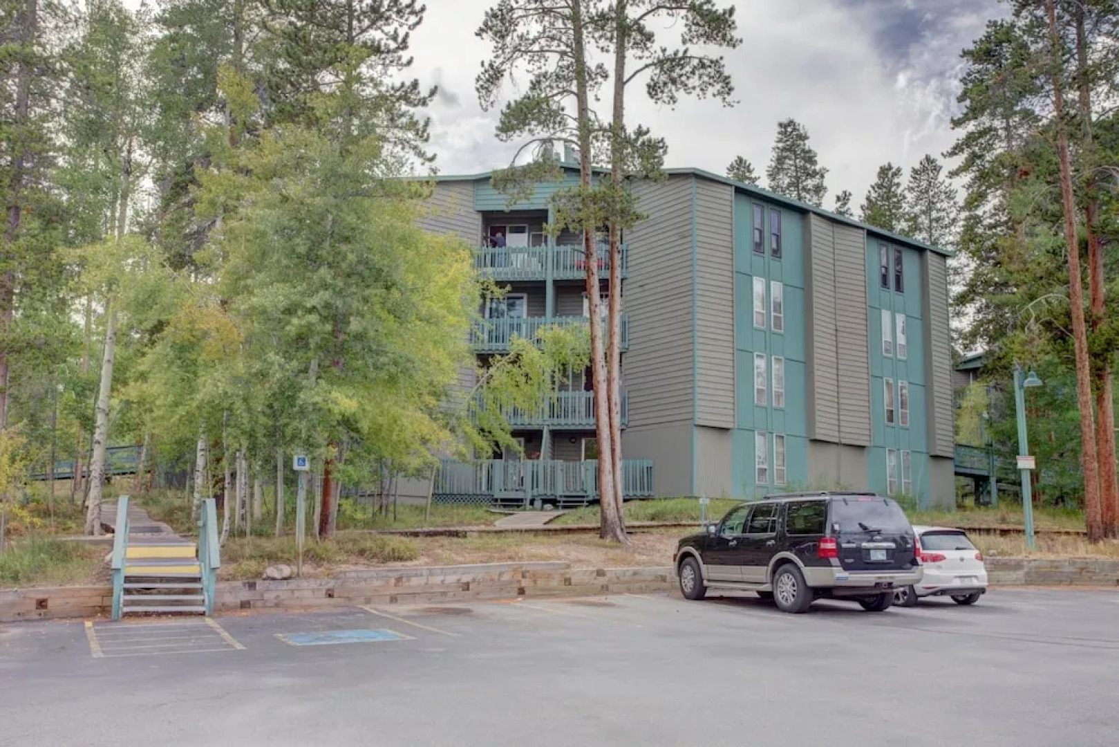 A203 Treehouse 2 Bedrooms 2 Bathrooms Condo