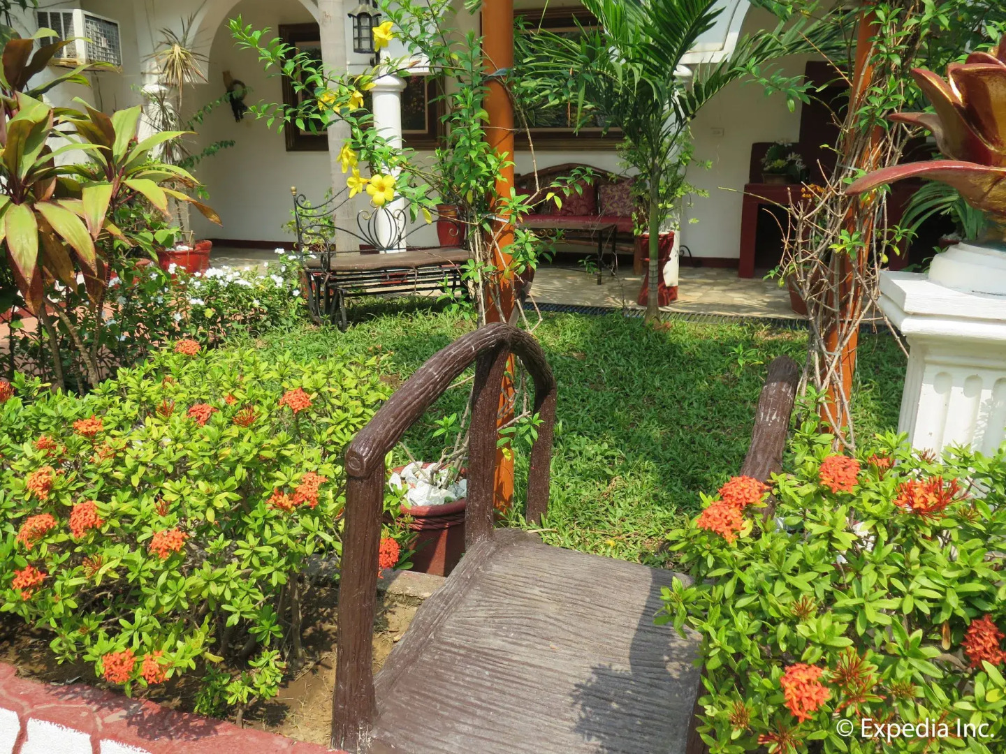 White Castle Resort & Hotel