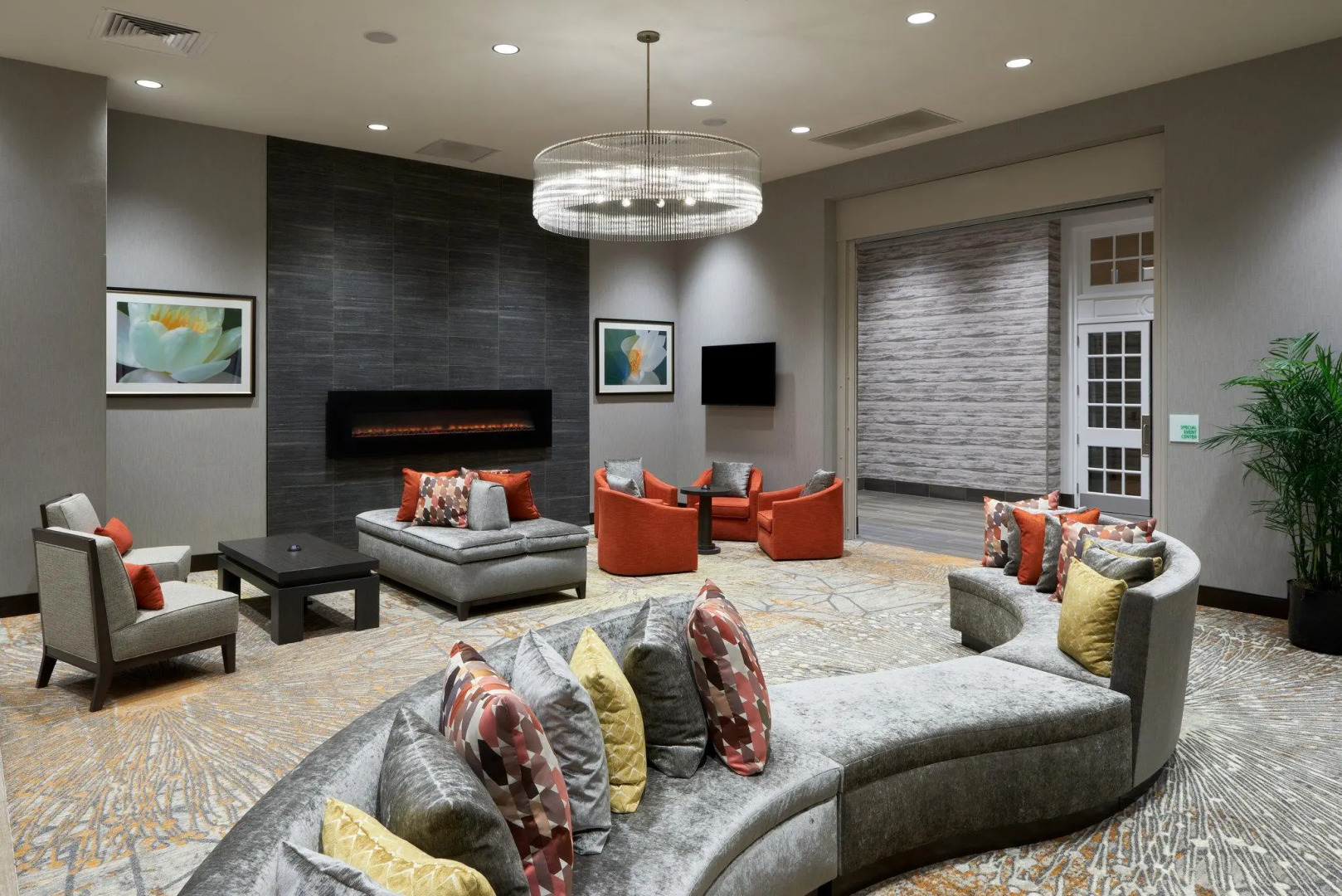 Holiday Inn & Suites Philadelphia W - Drexel Hill by IHG