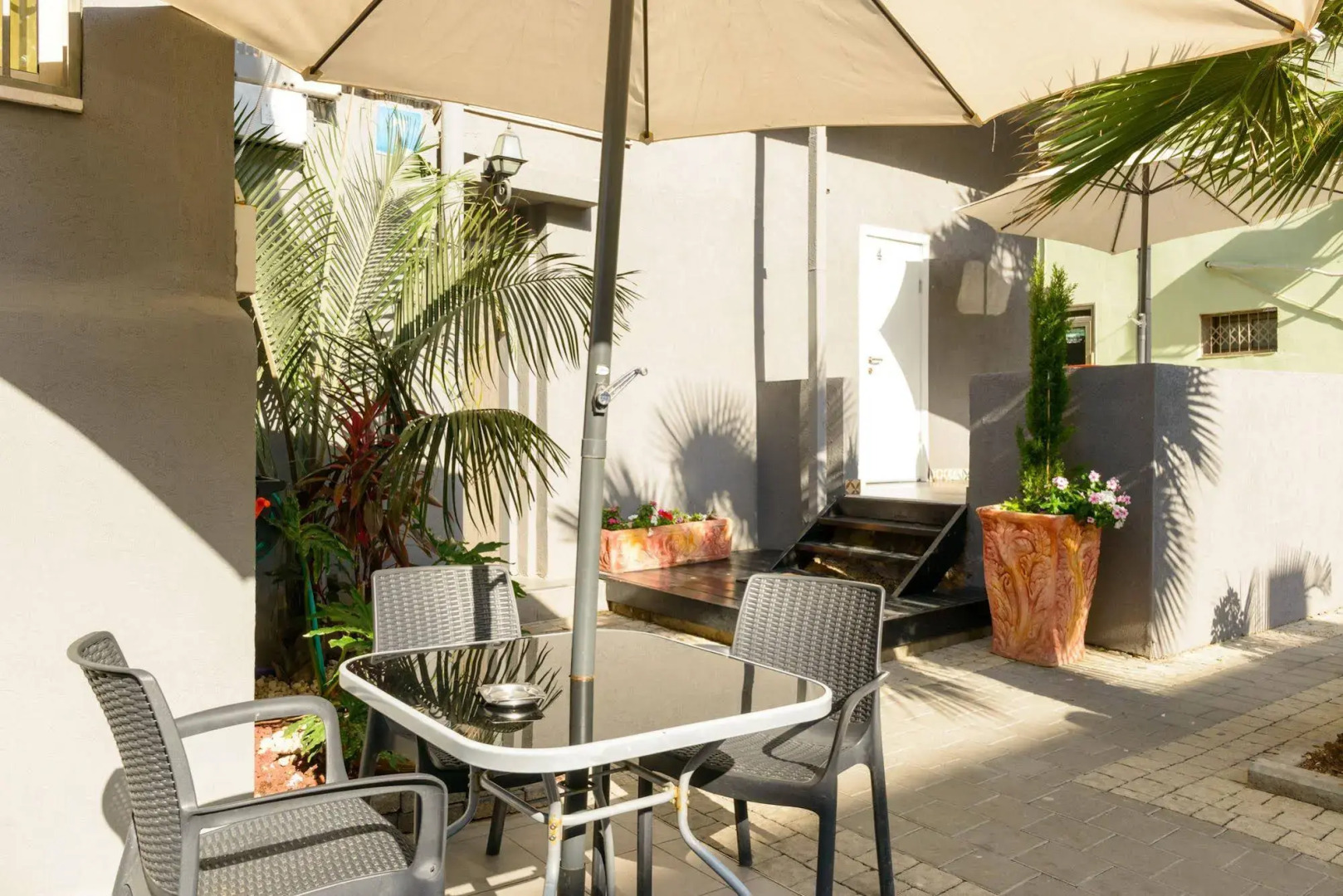 Crown Sea Apartments