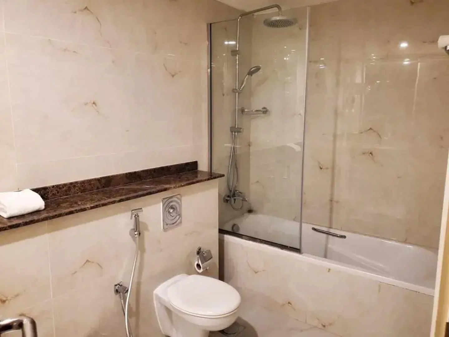 Royal Concorde Hotel & Suite