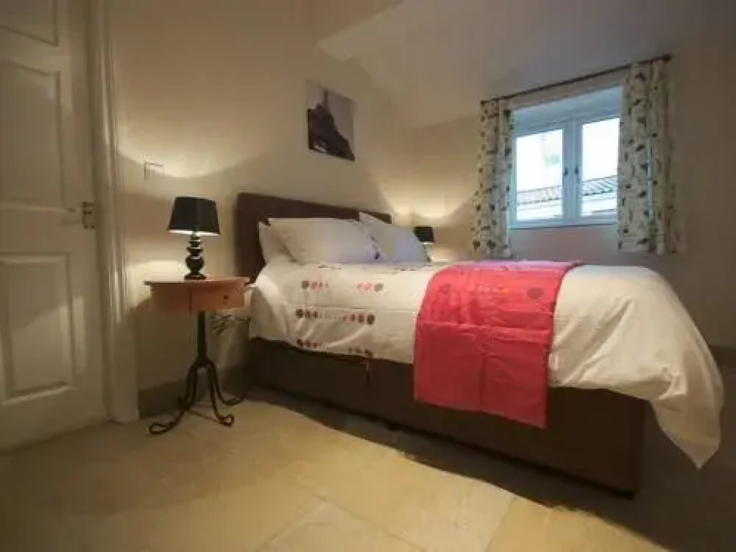 Treetops Cottages & Spa