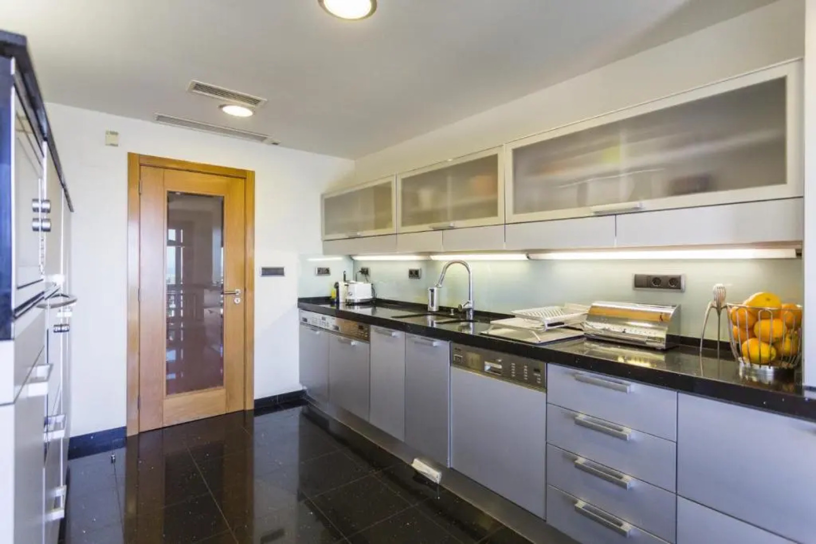 Estoril Queen s Apartment by Cadenzalux